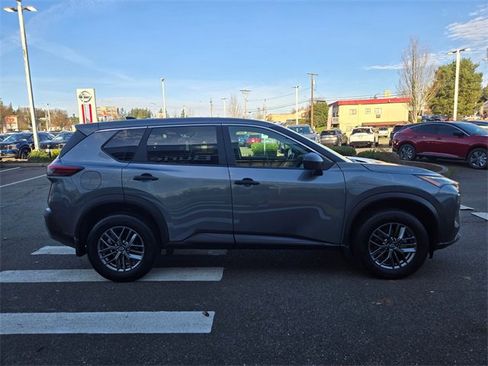 Used 2023 Nissan Rogue S image 6