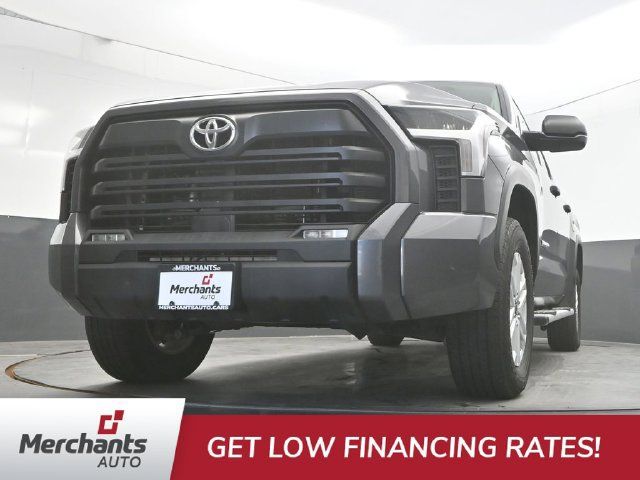 Used 2022 Toyota Tundra SR5 AWD/4WD image 32