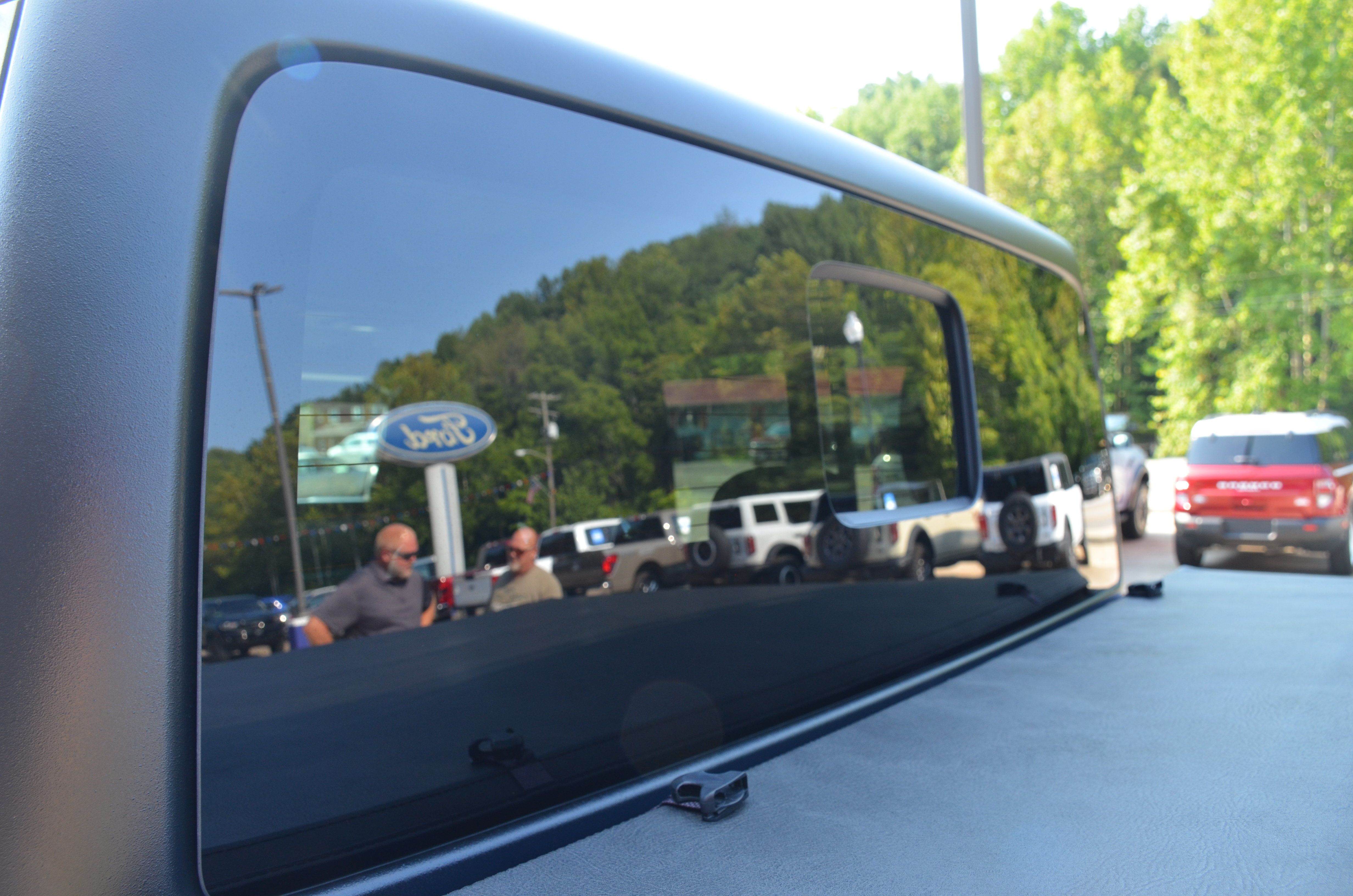 Used 2023 Jeep Gladiator Sport AWD/4WD image 14