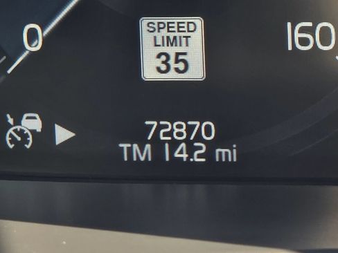 Used 2018 Volvo XC90 T6 Momentum w/ Convenience Package AWD/4WD image 28