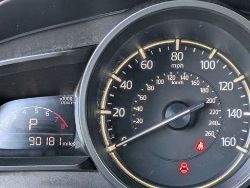 Used 2018 MAZDA MAZDA3 Sport image 24