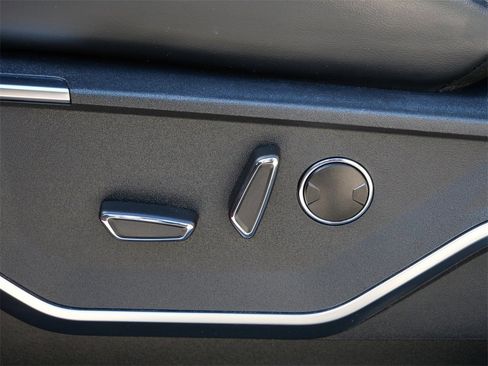 Certified 2022 Ford F150 Raptor w/ Equipment Group 801A High image 17