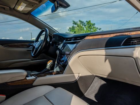 Used 2018 Cadillac XTS Luxury AWD/4WD image 32