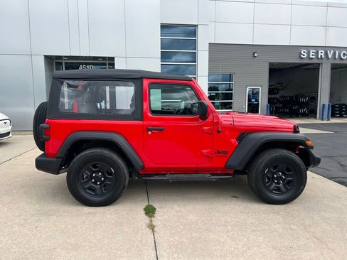 Used 2022 Jeep Wrangler Sport image 8