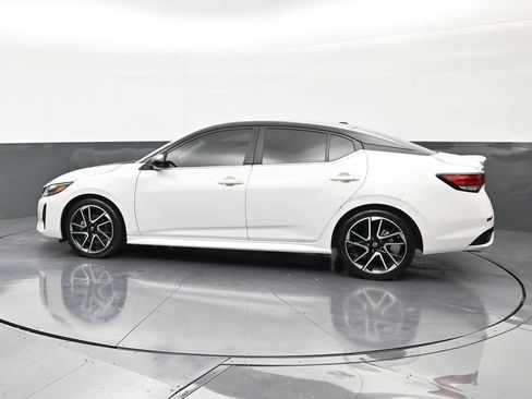 Used 2024 Nissan Sentra SR FWD image 2