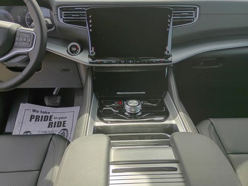 New 2026 Jeep Grand Wagoneer Limited image 12