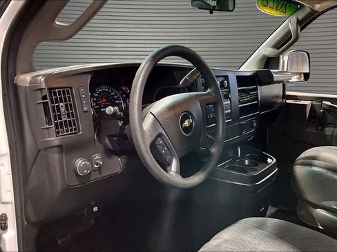 Used 2022 Chevrolet Express 2500 w/ Driver Convenience Package RWD image 12
