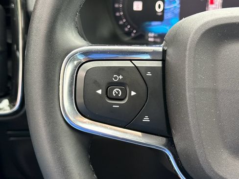 Used 2023 Volvo XC40 B5 Core w/ Convenience Package AWD/4WD image 29