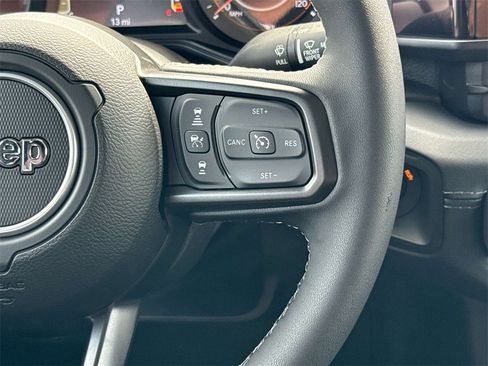 New 2025 Jeep Gladiator Mojave w/ Convenience Group image 15