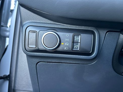 Certified 2025 Ford Explorer Active image 30