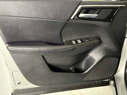 Used 2024 Mitsubishi Outlander SE image 15