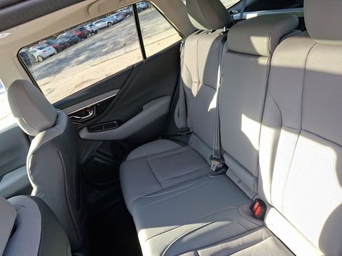 Certified 2025 Subaru Outback Limited image 17