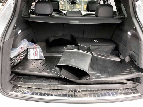 Used 2023 Porsche Cayenne Platinum Edition image 40