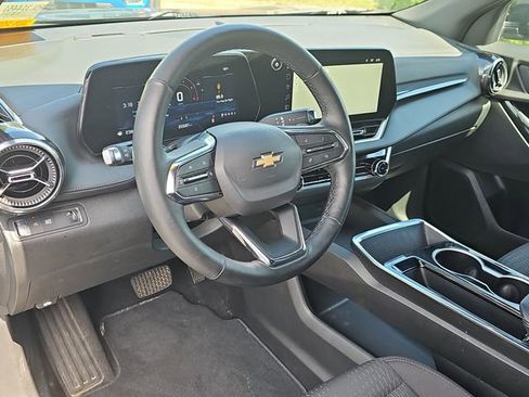Used 2025 Chevrolet Equinox LT FWD image 15