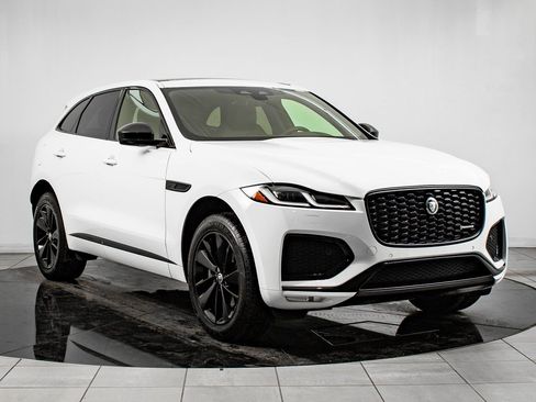 Used 2025 Jaguar F-PACE R-Dynamic S image 5