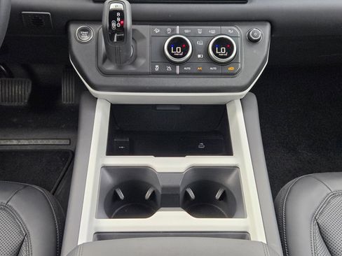 Used 2025 Land Rover Defender 110 S AWD/4WD image 19