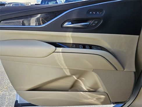 Used 2021 Cadillac Escalade Premium Luxury w/ LPO, Radiant Package image 30