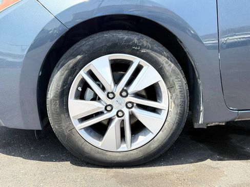 Used 2015 Toyota Corolla LE Premium FWD image 33