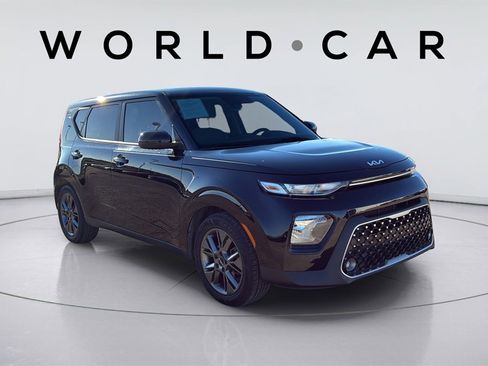 Used 2022 Kia Soul EX image 16