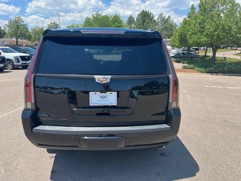 Used 2018 Cadillac Escalade Premium Luxury AWD/4WD image 4