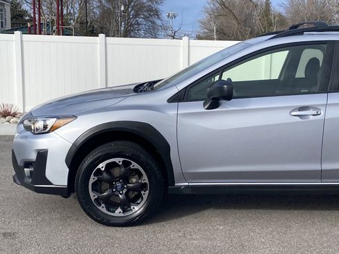 Used 2023 Subaru Crosstrek 2.0i image 2