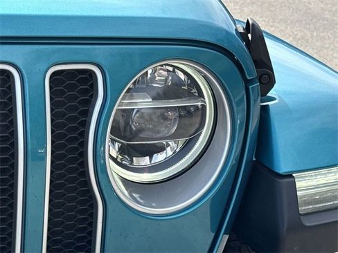 Used 2019 Jeep Wrangler Unlimited Sahara image 7