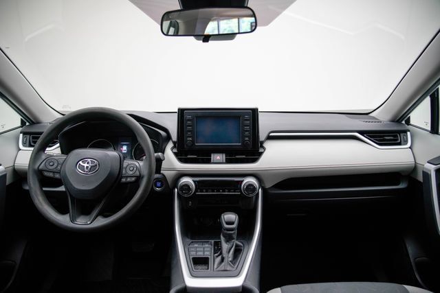 Used 2019 Toyota RAV4 XLE w/ Carpet Mat Package AWD/4WD image 18