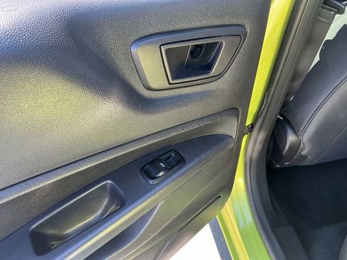 Used 2013 Ford Fiesta SE FWD image 15