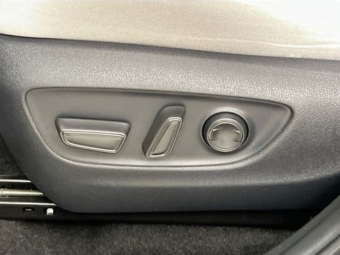 Used 2025 Toyota RAV4 XLE w/ Convenience Package FWD image 16