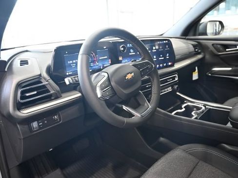 New 2026 Chevrolet Traverse LT w/ LPO, Floor Liner Package FWD image 21