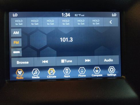 Used 2020 Jeep Compass Latitude FWD image 25
