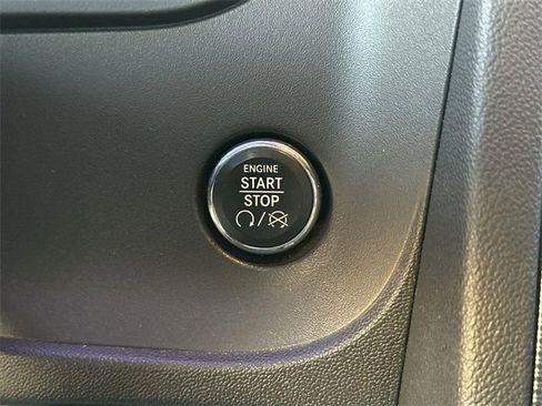 Used 2013 Dodge Challenger R/T w/ Electronics Convenience Group image 14