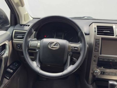 Used 2017 Lexus GX 460 w/ Navigation Package AWD/4WD image 23