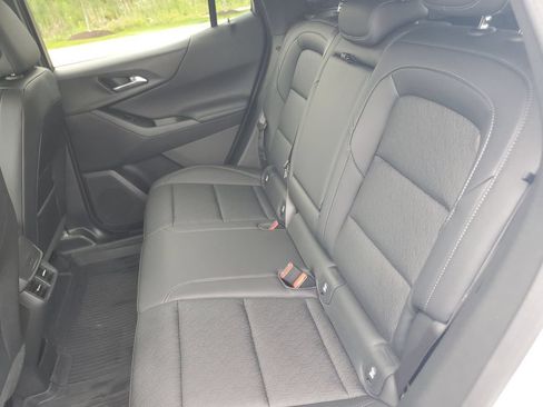 Used 2026 Chevrolet Equinox LT w/ Convenience Package II FWD image 33