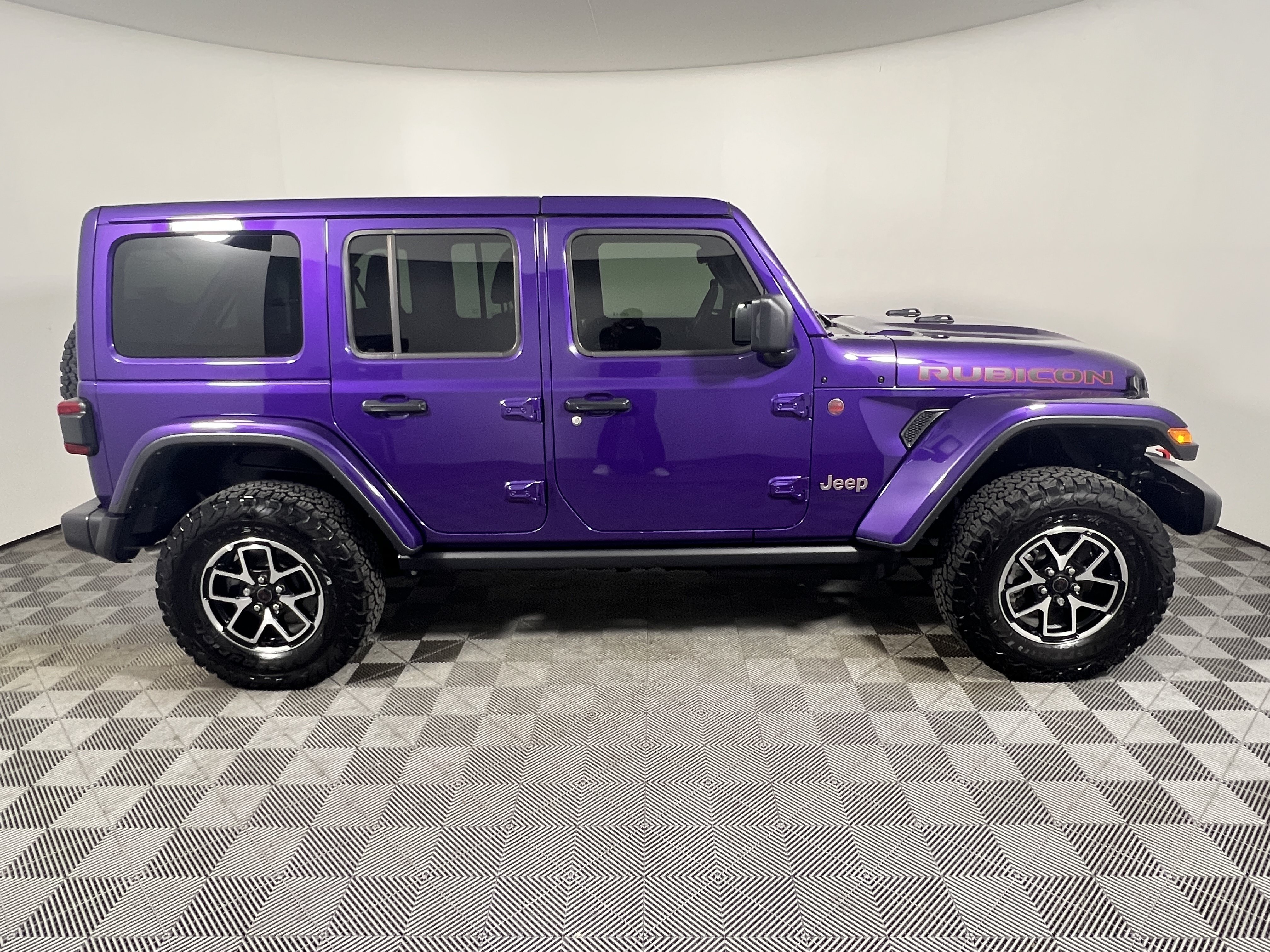 Used 2026 Jeep Wrangler Unlimited Rubicon w/ Safety Group AWD/4WD image 6