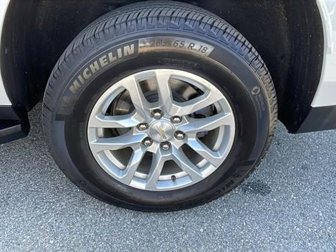 Used 2022 Chevrolet Suburban LS image 29