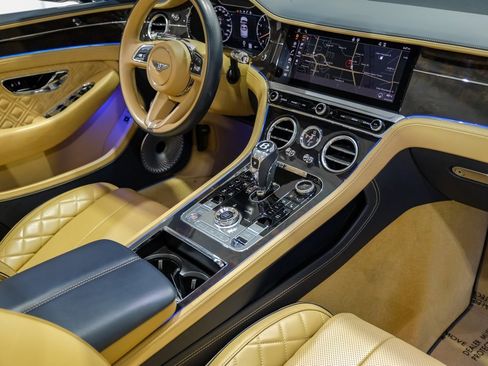Used 2021 Bentley Continental GT image 23