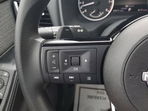 Used 2022 Nissan Rogue SV image 23