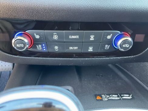 Used 2021 Buick Enclave Avenir image 19