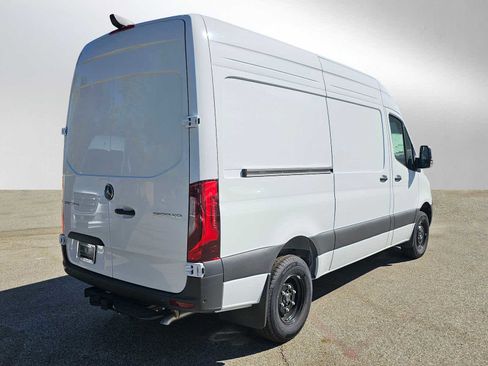 Used 2024 Mercedes-Benz Sprinter 3500 image 7