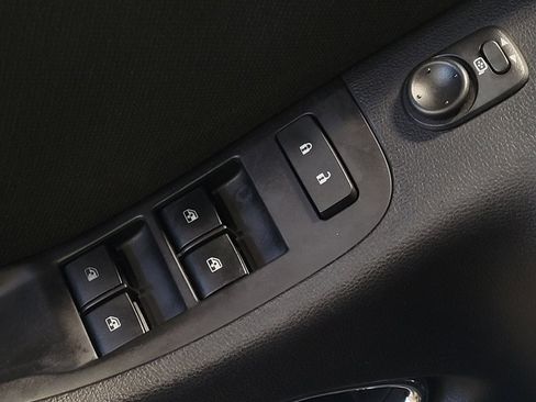 Used 2015 Chevrolet Camaro LT RWD image 27