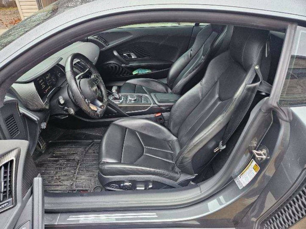 Used 2017 Audi R8 V10 w/ Carbon Exterior Package AWD/4WD image 7