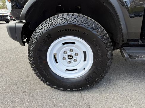 Used 2025 Ford Bronco Heritage Edition AWD/4WD image 9