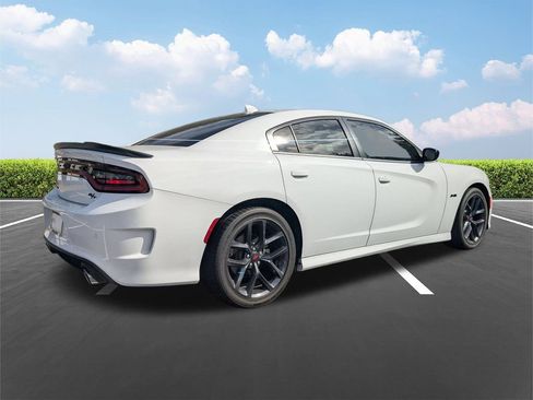 Used 2023 Dodge Charger R/T w/ Blacktop Package image 4