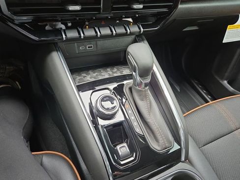 Used 2026 GMC Canyon AT4 image 21