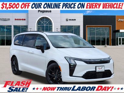New 2027 Chrysler Pacifica Limited w/ Family Tech Group