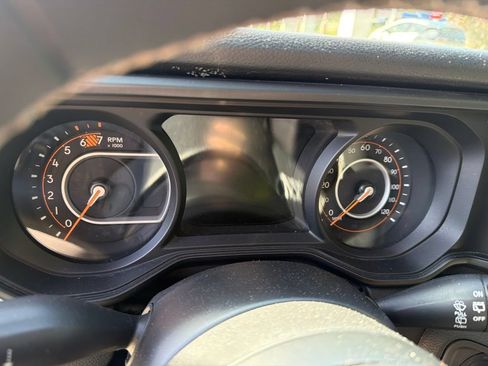 Used 2025 Jeep Wrangler Unlimited Sport AWD/4WD image 3