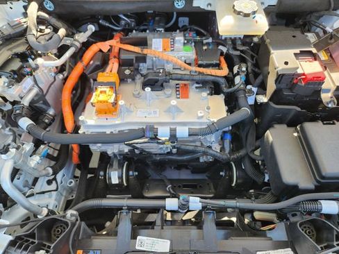 New 2025 Chevrolet Equinox EV LT FWD image 24
