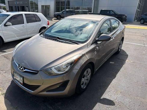 Used 2016 Hyundai Elantra SE FWD image 8