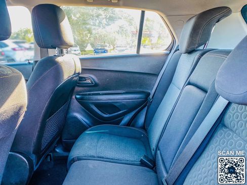 Used 2020 Chevrolet Trax LS image 24